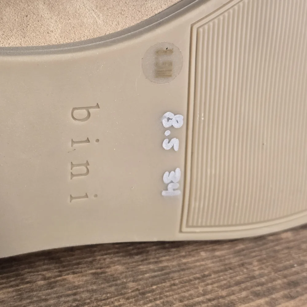 🤩Host Pick❤️NWT Gianni Bini Bristow Leather Rhinestone Loafers Women's Sz 8.5M - Picture 8 of 8